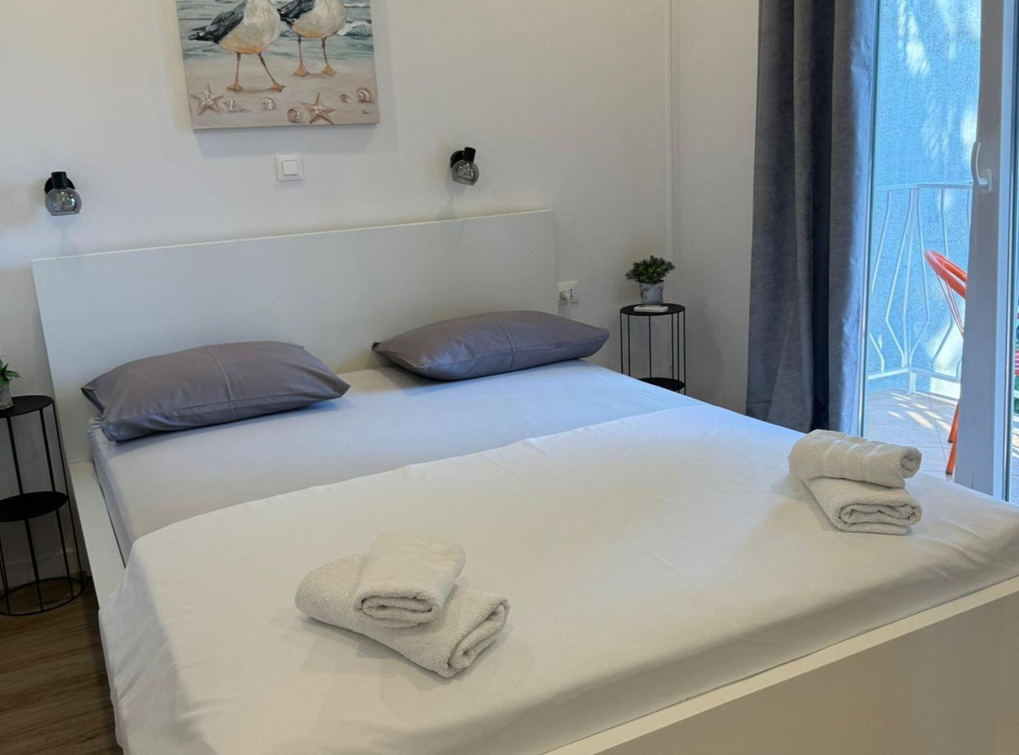 Apartment & Rooms Papa Mlini Eksteriør billede